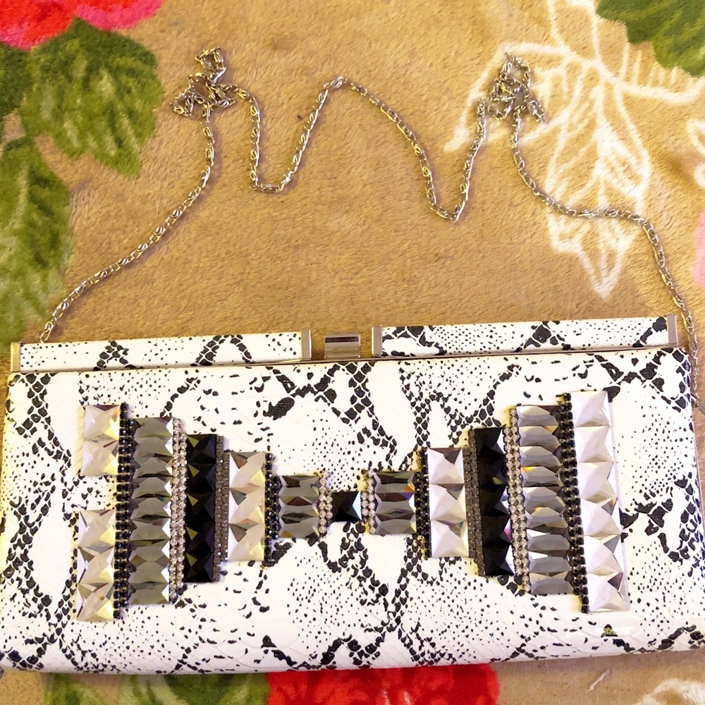 Purse - Picture 3 of 3